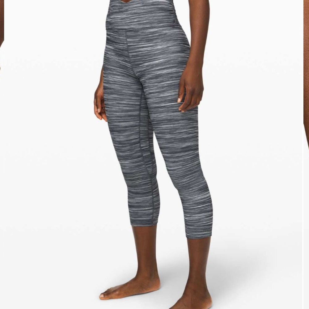 Lululemon Athletica Align Crop 21" Leggings Black and White Womens Sz 4 EUC - Picture 4 of 9
